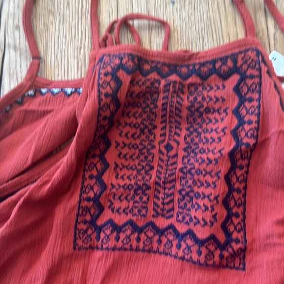 Chloe and Katie Sizemore tank open back - Picture 2 of 7